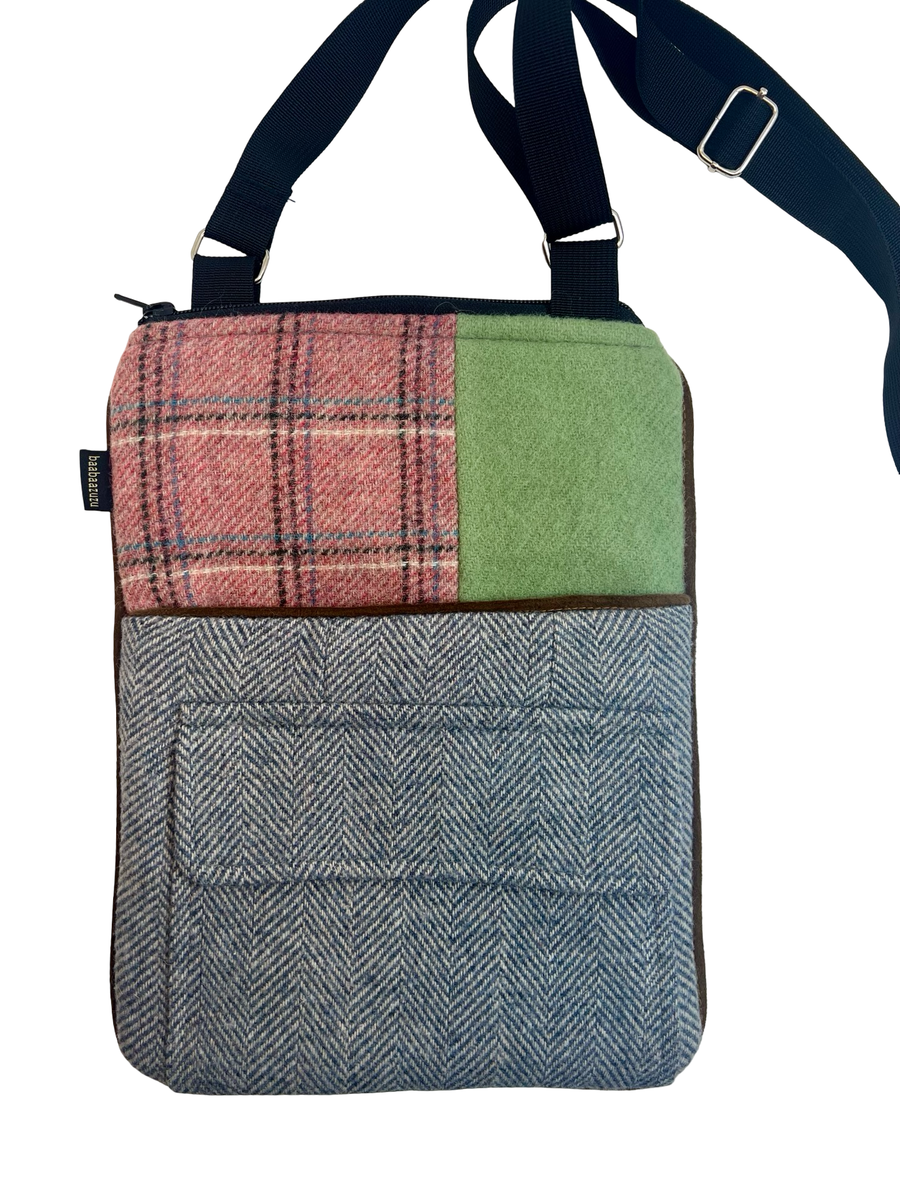 One of a Kind Compact Zip 104